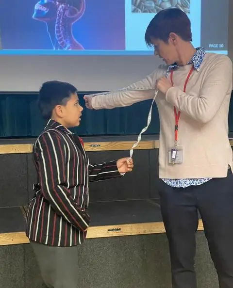 Student measures for golden ratio